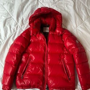Moncler Maya - super rare red - size 4
